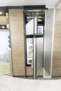 NOVITÀ! Combinazione frigo/congelatore da 177 l apribile da entrambi i lati, con forno (optional)